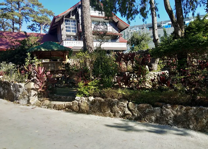 Log Cabin Hotel - Baguio