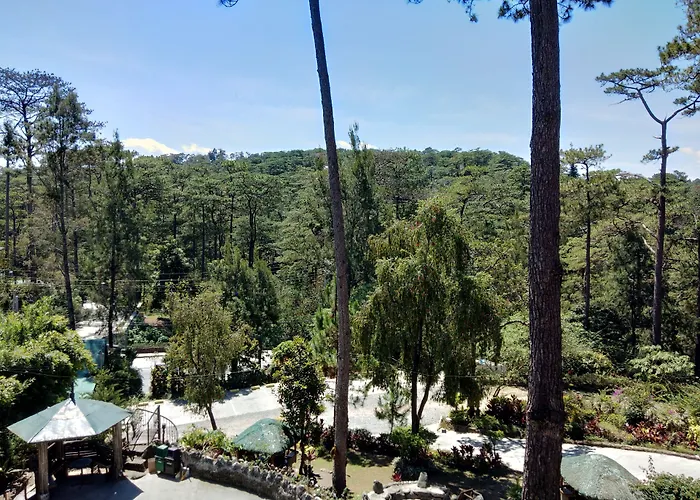 Log Cabin Hotel - Baguio