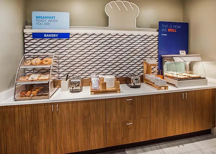 Holiday Inn Express & Suites Kelowna - East By Ihg