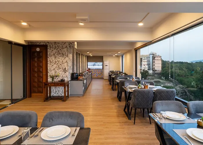 The Classic Crown Udaipur - A Luxury Hotel By Lake Pichola