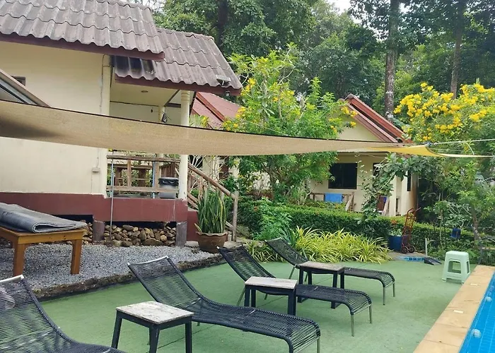 Baansanook Resort & Swimming Pool