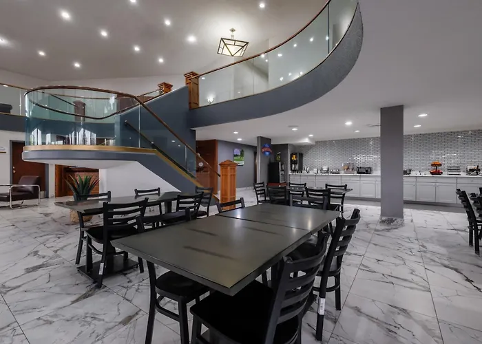 Baymont By Wyndham Louisville Airport South