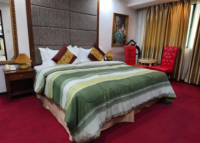 Lido De Paris Hotel Manila