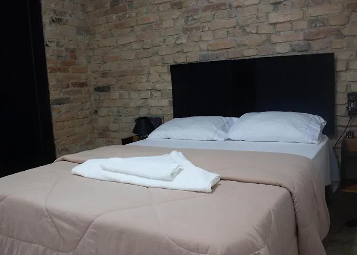 Frente ao Mar - Suites com Piscina Aquecida, SPA Privativo, Vista ao Mar ou Montanha, com Estacionamento- Raizes do Mar ECO Hotel