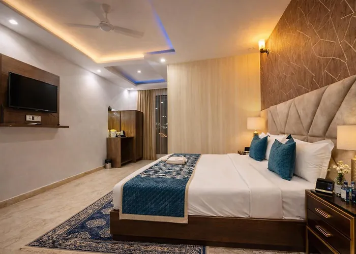 Hotel Grand Villa By Signature Stayz Near Igi Airport