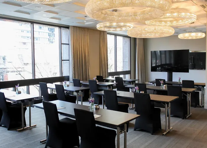 Thompson Chicago, By Hyatt
