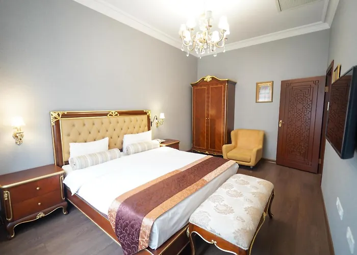 Shah Palace Luxury Museum Hotel
