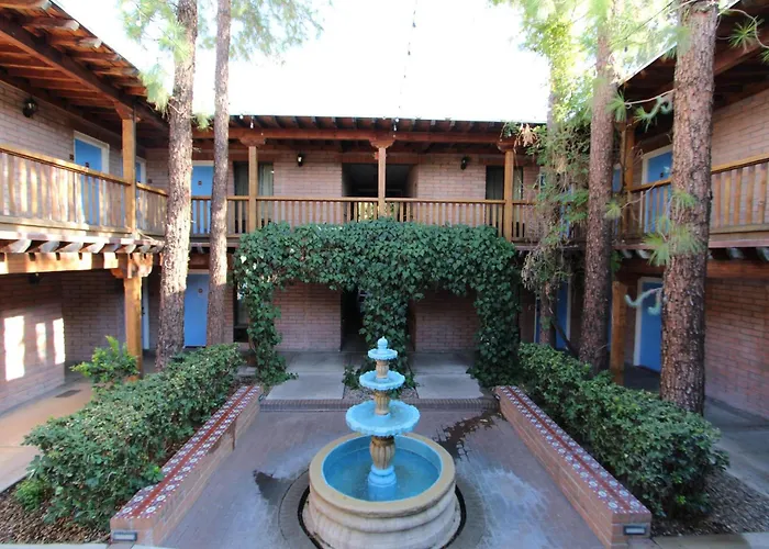 Comfort Suites Tucson Near Sabino Canyon