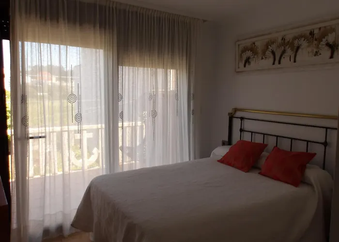 Ave Del Mar