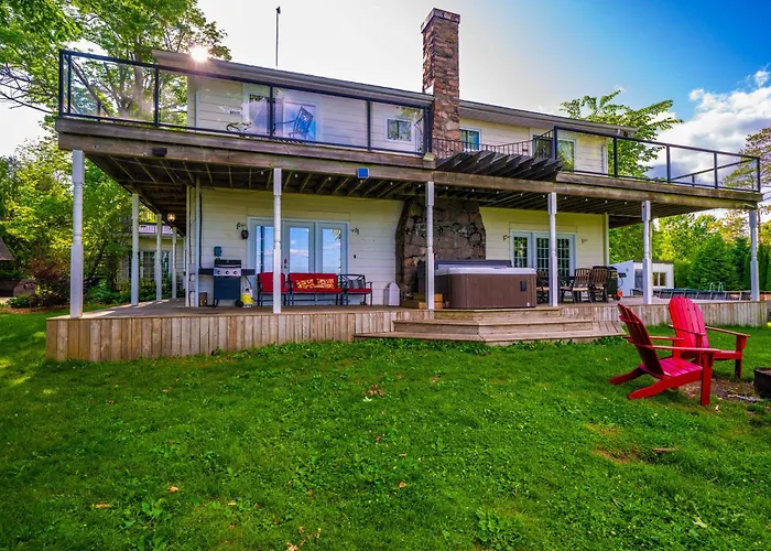 Sparrow Lake Guest House