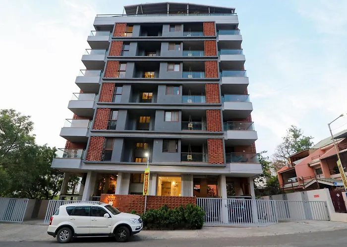 Hotel Tattva Suites Nibm, Next To Corinthians Club