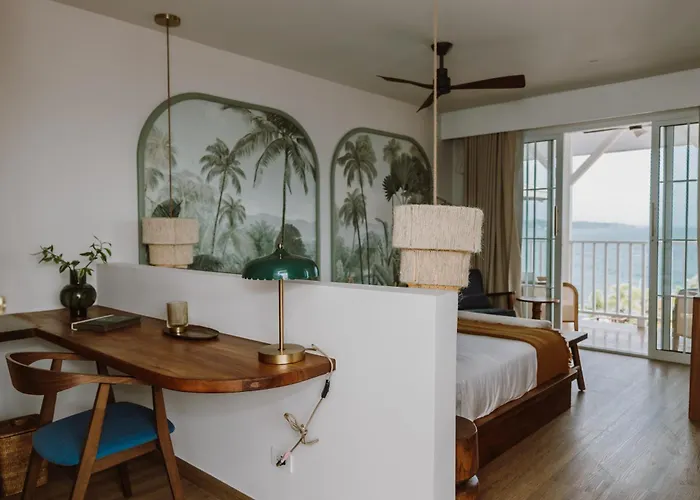 Tropical Suites Hotel