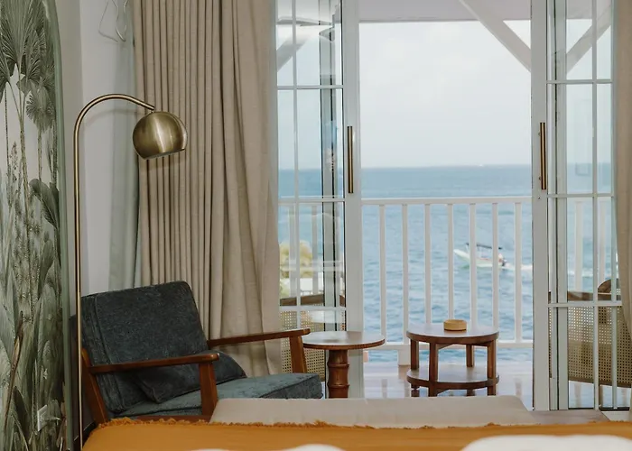 Tropical Suites Hotel