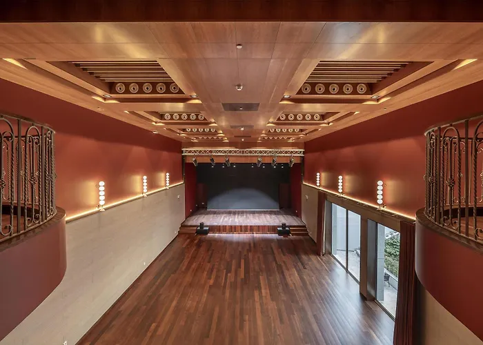 Cenica Porto Hotel, Curio Collection By Hilton