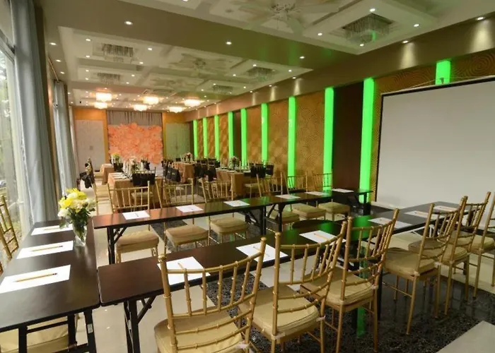 Le Monet Hotel