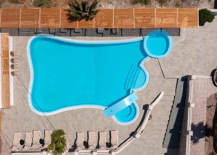 Noeme Santorini