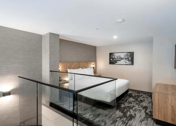Sandman Signature Winnipeg Airport Hotel & Suites