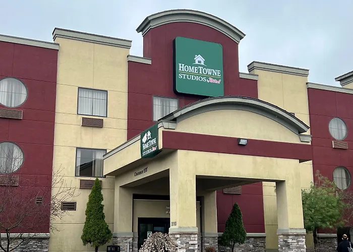 Hometowne Studios & Suites By Red Roof Washington