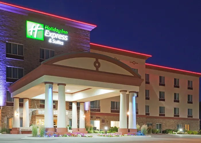 Holiday Inn Express & Suites Wausau By Ihg
