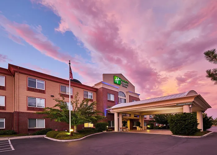 Holiday Inn Express & Suites Medford-Central Point