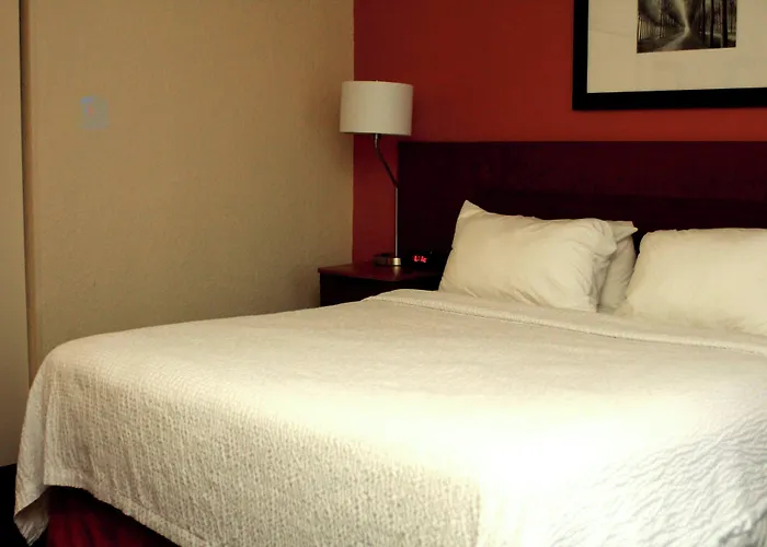 Fairfield Inn & Suites By Marriott Fairmont