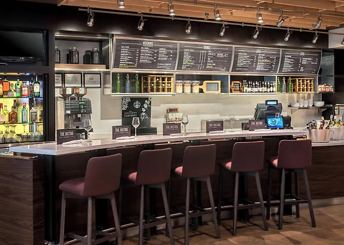 Courtyard By Marriott Jersey City Newport