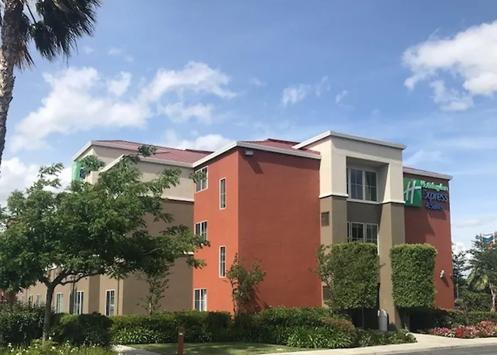 Holiday Inn Express & Suites Tracy By Ihg