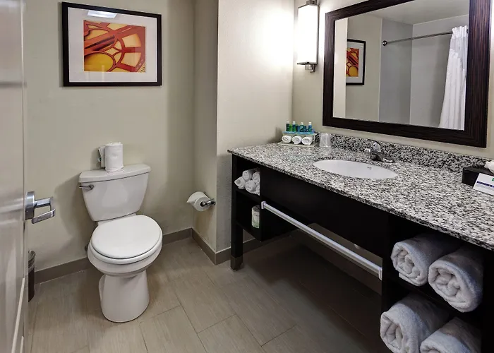 Holiday Inn Express Northwest Maize By Ihg