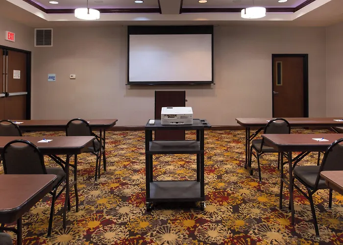 Holiday Inn Express & Suites Pittsburg By Ihg