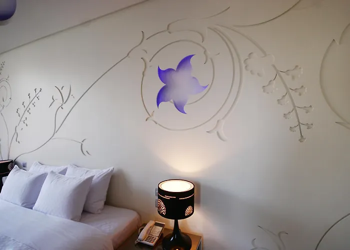 Hotel Eight Zone